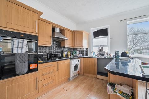 1 bedroom flat to rent, Stanley Road, Teddington, TW11
