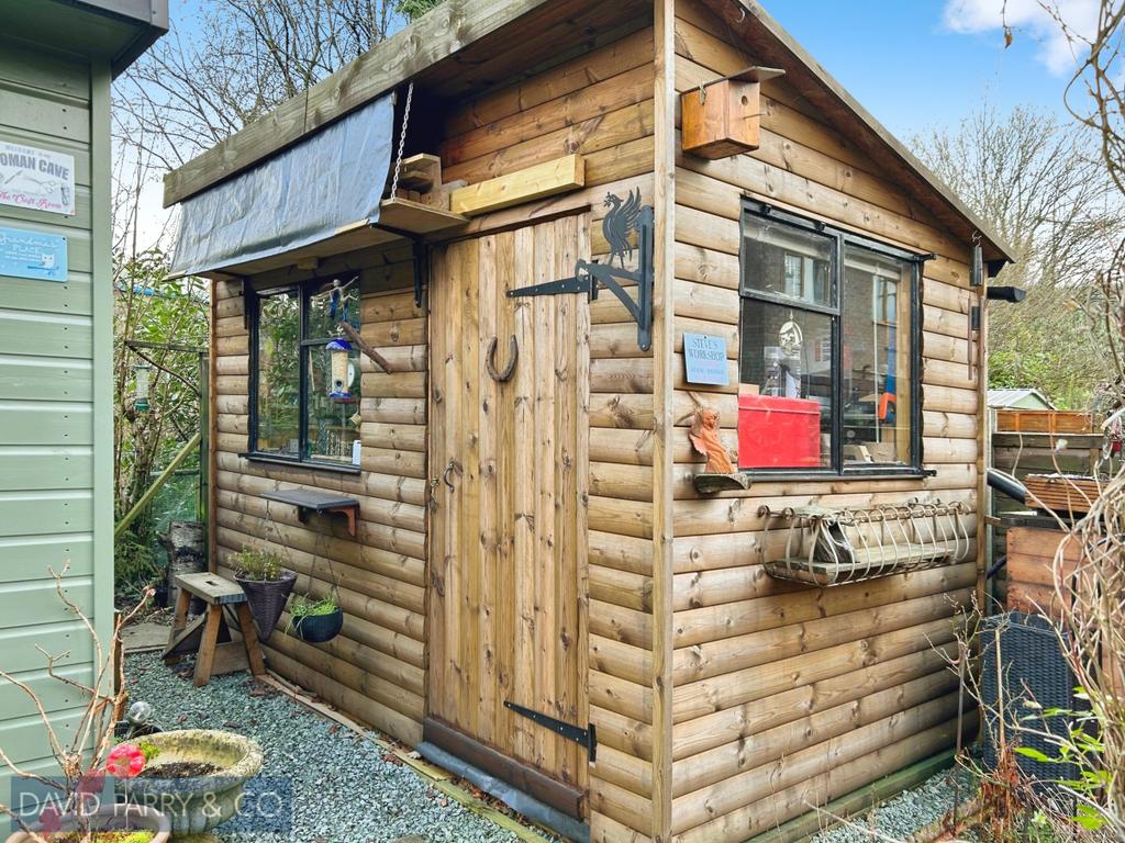 Modern 2 bedroom semi detached