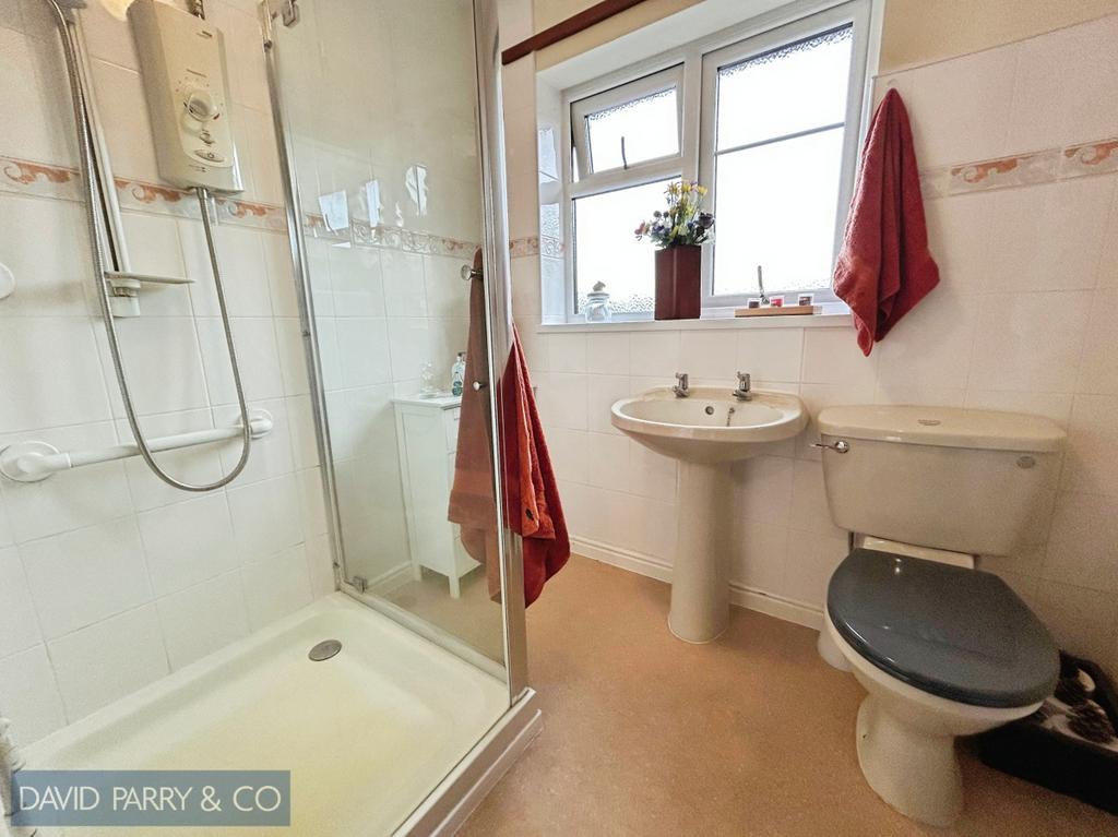 Modern 2 bedroom semi detached