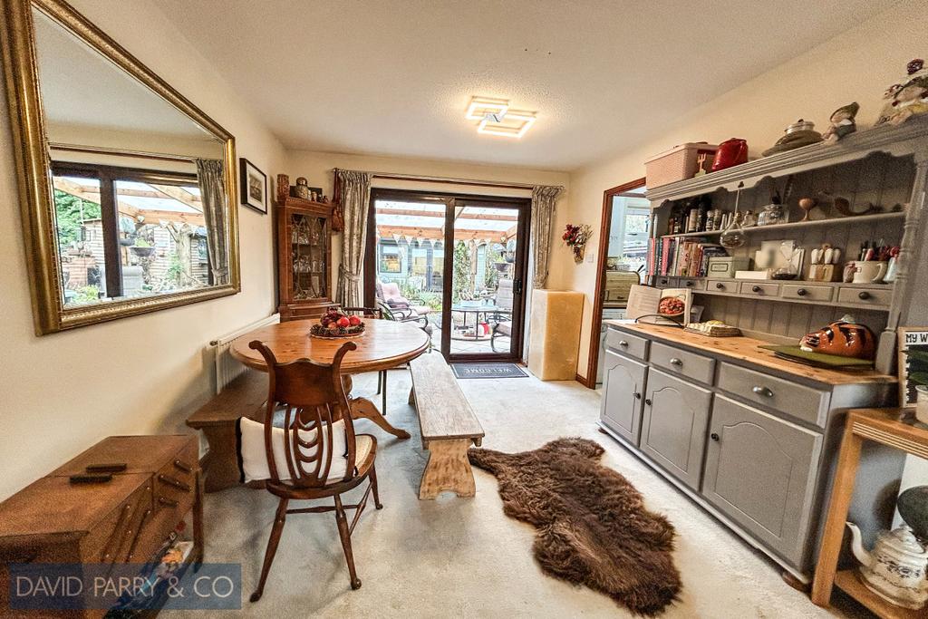 Modern 2 bedroom semi detached