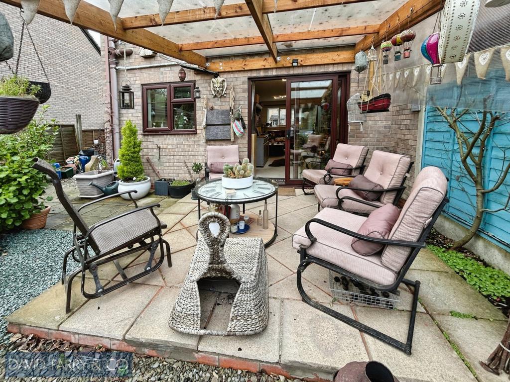 Modern 2 bedroom semi detached