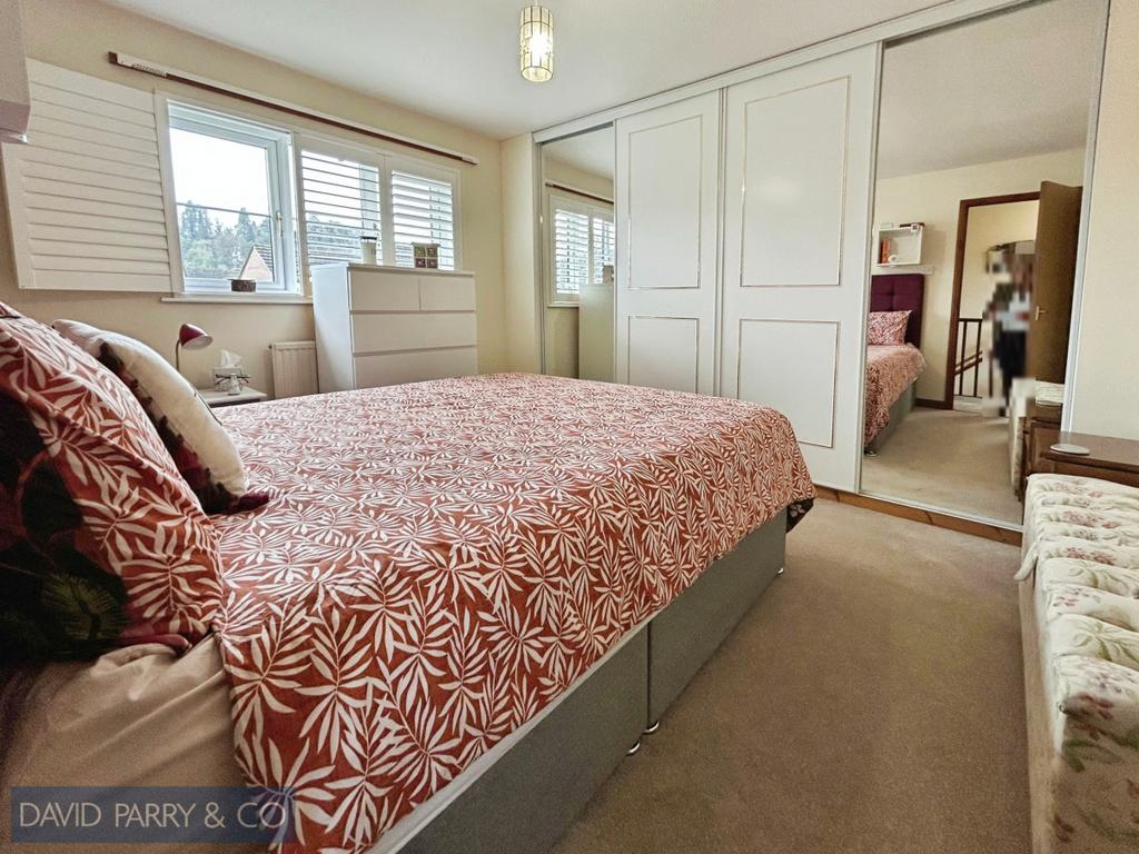 Modern 2 bedroom semi detached