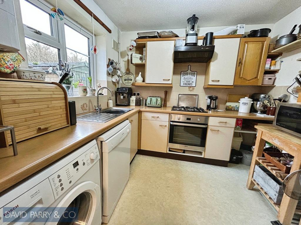 Modern 2 bedroom semi detached