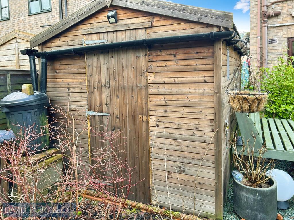 Modern 2 bedroom semi detached