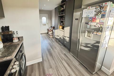 3 bedroom terraced house for sale, Coronation Road, Doncaster DN7
