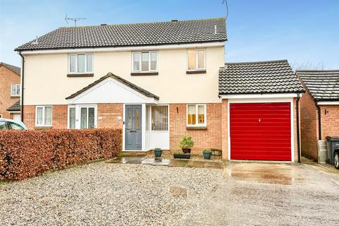 3 bedroom semi-detached house for sale, Bonington Chase, Chelmsford