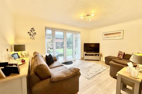 3 bedroom semi-detached house for sale, Bonington Chase, Chelmsford