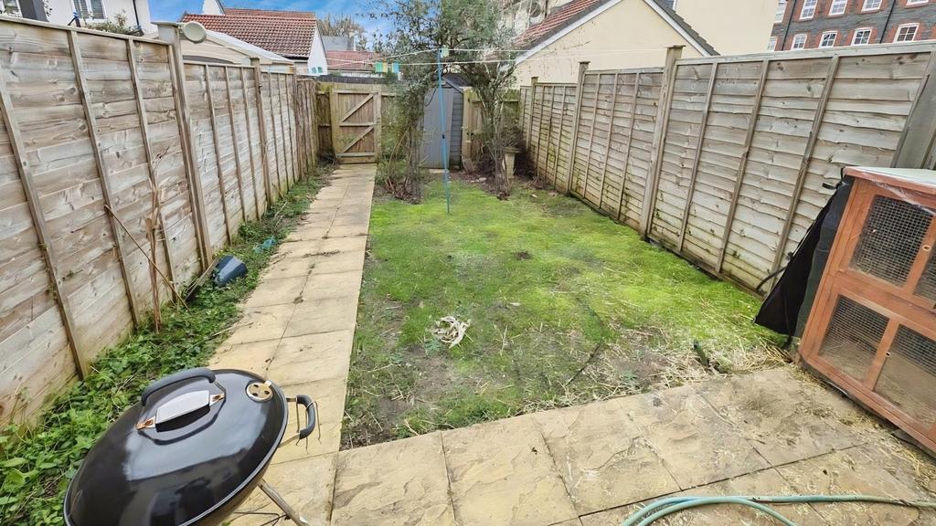 16 Sommerville rear garden c.jpg