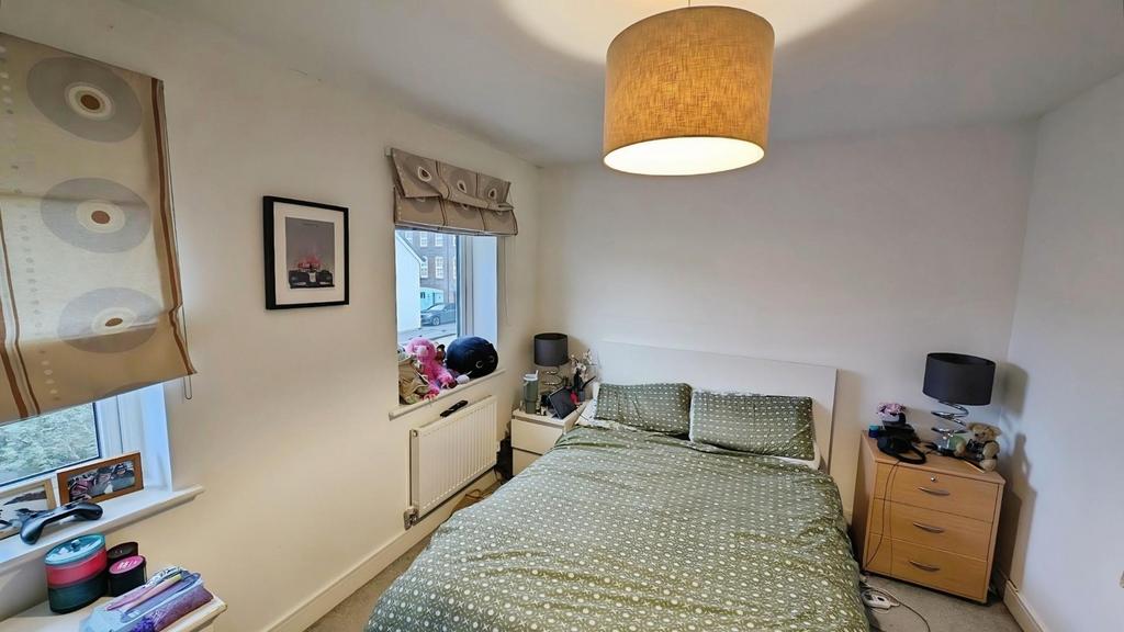 16 Sommerville bedroom 2.jpg