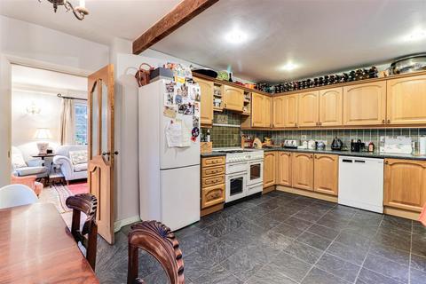 undefined, Mackies Hill, Peaslake GU5