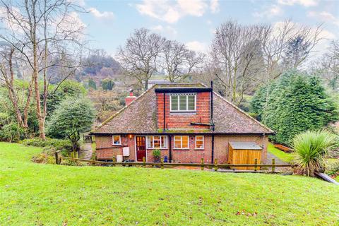 undefined, Mackies Hill, Peaslake GU5