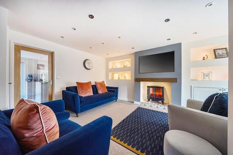 3 bedroom detached house for sale, Heywood Court, Ightfield.