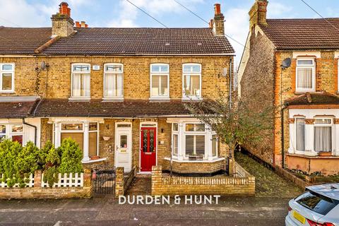 2 bedroom end of terrace house for sale, Douglas Road, Hornchurch, RM11
