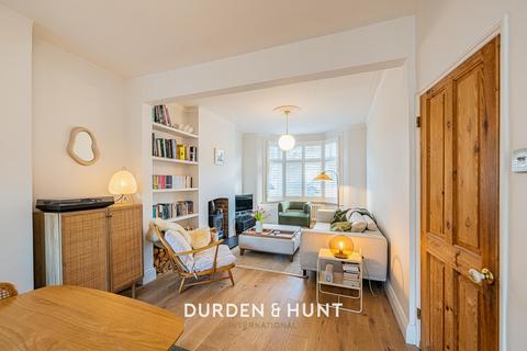 2 bedroom end of terrace house for sale, Douglas Road, Hornchurch, RM11