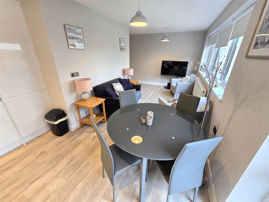 Lounge/Diner/Kitchen