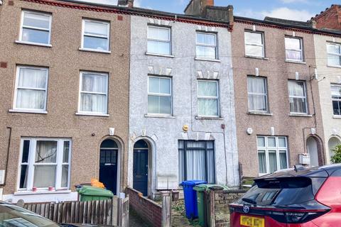 1 bedroom flat for sale, Woodland Road, London SE19