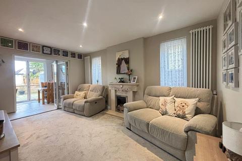 undefined, Harrow Crescent, Romford RM3