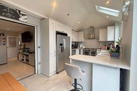 undefined, Harrow Crescent, Romford RM3