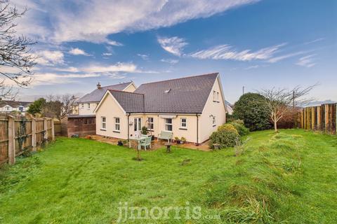4 bedroom detached bungalow for sale, Maes Waldo, Fishguard, SA65