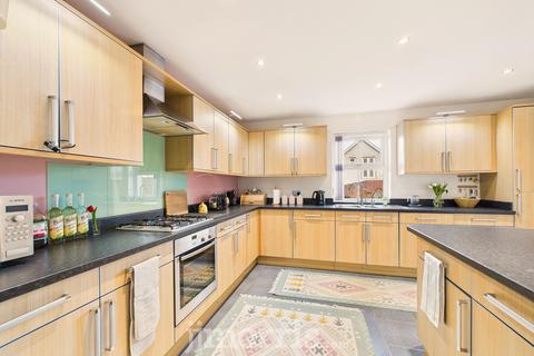4 bedroom detached bungalow for sale, Maes Waldo, Fishguard, SA65