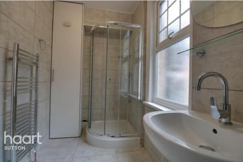 1 bedroom in a flat share to rent, Station Road, Sutton