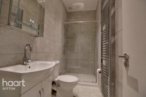 1 bedroom in a flat share to rent, Station Road, Sutton