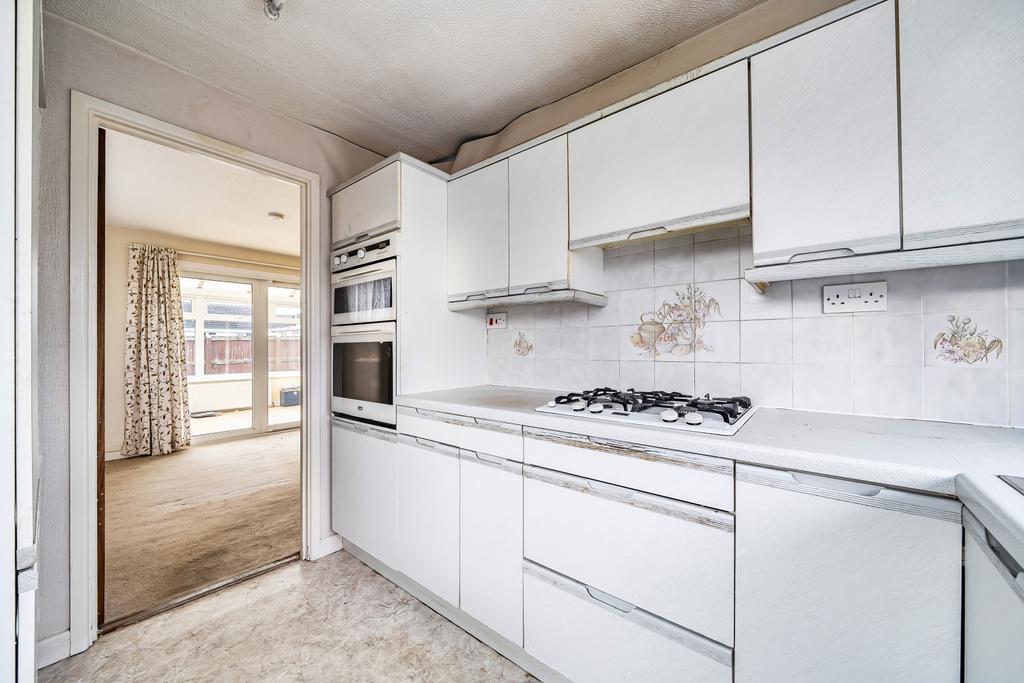 1397729-11-6960e181c96f4