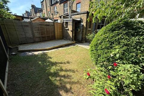 4 bedroom terraced house for sale, Spencer Avenue, London N13