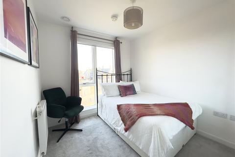 2 bedroom flat for sale, Adenmore Road, London, SE6