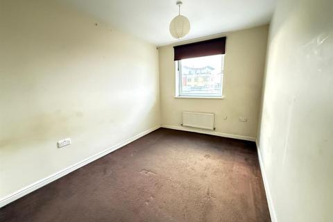 2 bedroom flat for sale, Axon Place, Ilford