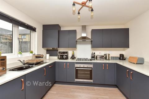 4 bedroom semi-detached house for sale, Dickens Close, Sheerness ME12