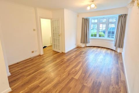 4 bedroom terraced house to rent, Walton-on-Thames, Surrey, KT12
