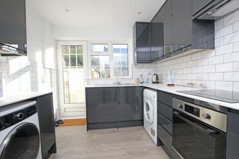 3 bedroom end of terrace house for sale, Chesterfield Gardens, Eastbourne, BN20 7NJ