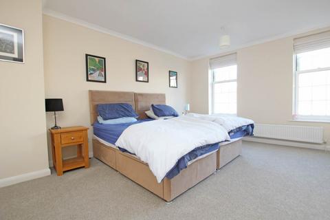 3 bedroom end of terrace house for sale, Chesterfield Gardens, Eastbourne, BN20 7NJ
