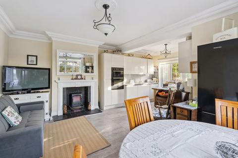 3 bedroom flat for sale,  Amersham Road, GERRARDS CROSS SL9