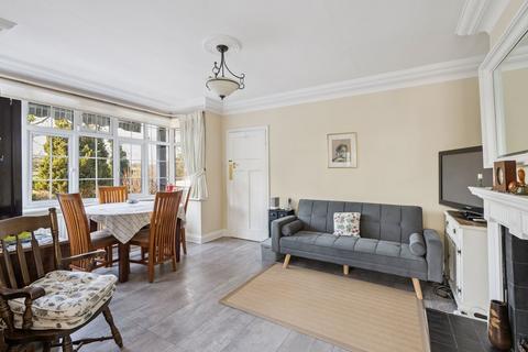 3 bedroom flat for sale,  Amersham Road, GERRARDS CROSS SL9