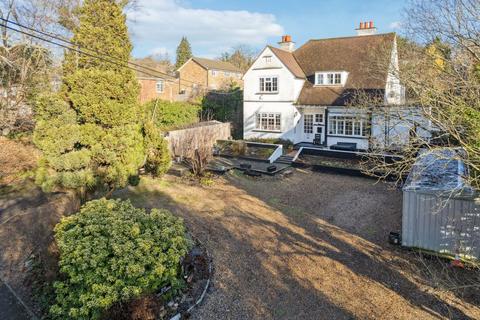 3 bedroom flat for sale,  Amersham Road, GERRARDS CROSS SL9