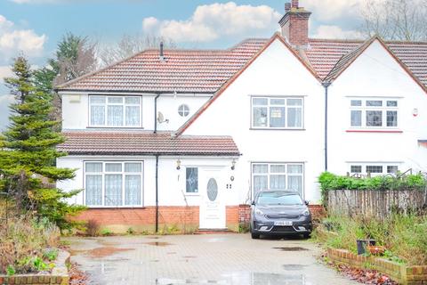 1 bedroom apartment to rent, Swakeleys Drive, Ickenham, UB10