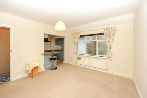 1 bedroom apartment to rent, Swakeleys Drive, Ickenham, UB10