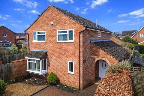 Apple Close, Tilehurst, Reading, Berkshire, RG31