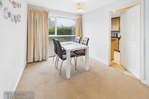 4 bedroom detached house for sale, St. Catherines Road, Crawley