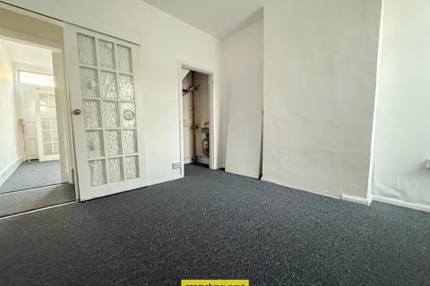 2 bedroom terraced house to rent, Althorp Road Luton LU3 1JY