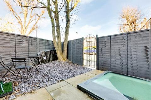 2 bedroom flat to rent, Acton Lane, London W4