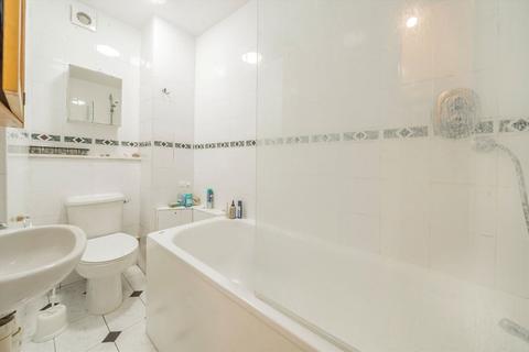 1 bedroom flat for sale, Belgrave Gardens, London NW8