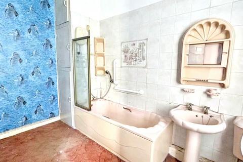 2 bedroom terraced house for sale, Paget Street, Keighley, West Yorkshire, BD21 2NG