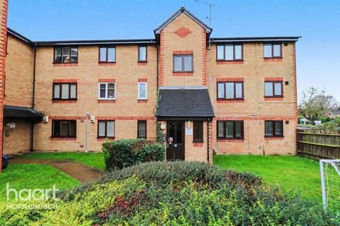 29 Naunton Way, Hornchurch RM12 6TG