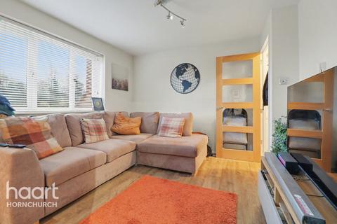 1 bedroom apartment for sale, 29 Naunton Way, Hornchurch RM12 6TG
