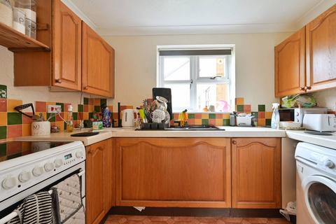 undefined, Mangles Road, Guildford, GU1