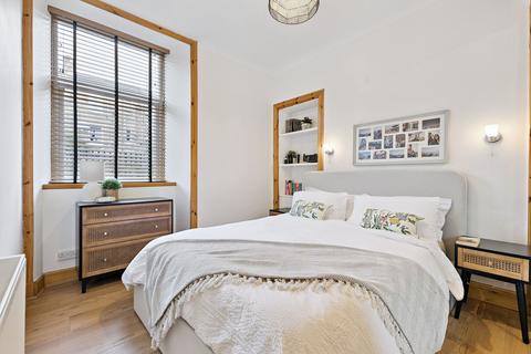 2 bedroom flat for sale, Ballantine Place, Perth, PH1