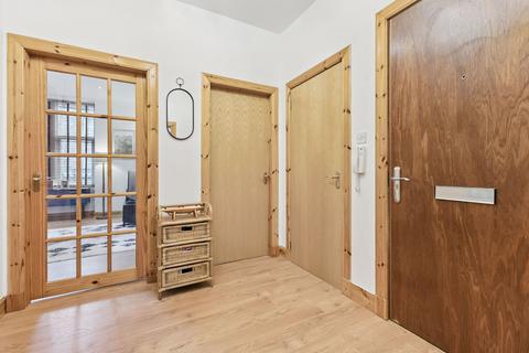 2 bedroom flat for sale, Ballantine Place, Perth, PH1